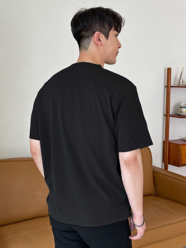 Men’s Solid Black Round Neck T-Shirt